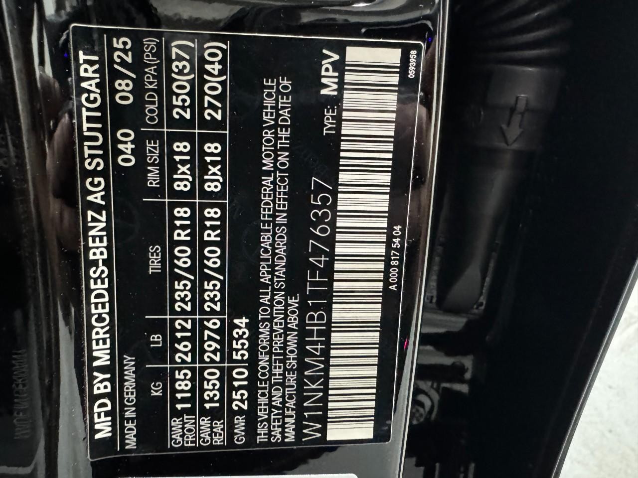 Mercedes-Benz GLC Vehicle Full-screen Gallery Image 36