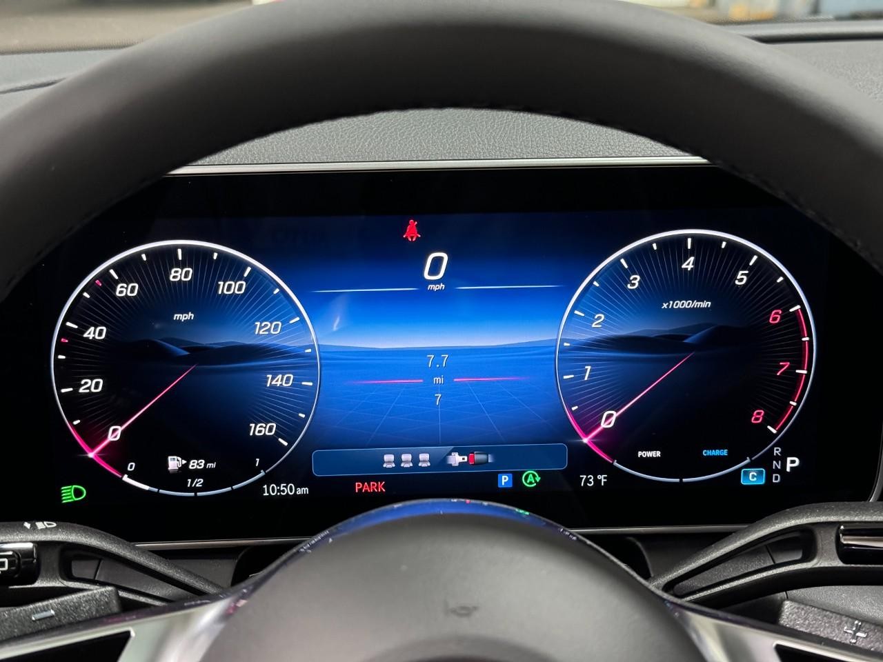 Mercedes-Benz GLC Vehicle Full-screen Gallery Image 34