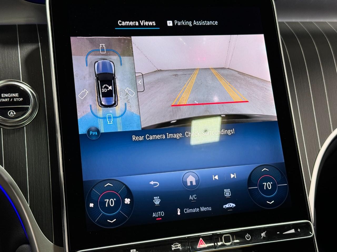 Mercedes-Benz GLC Vehicle Full-screen Gallery Image 36