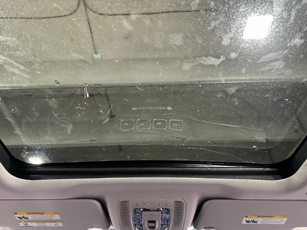 Mercedes-Benz GLE Vehicle Full-screen Gallery Image 11