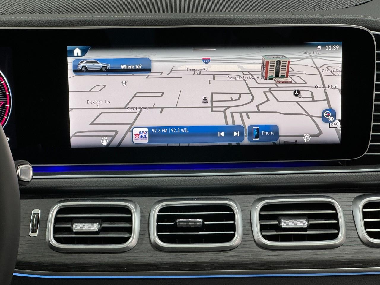 Mercedes-Benz GLE Vehicle Full-screen Gallery Image 14