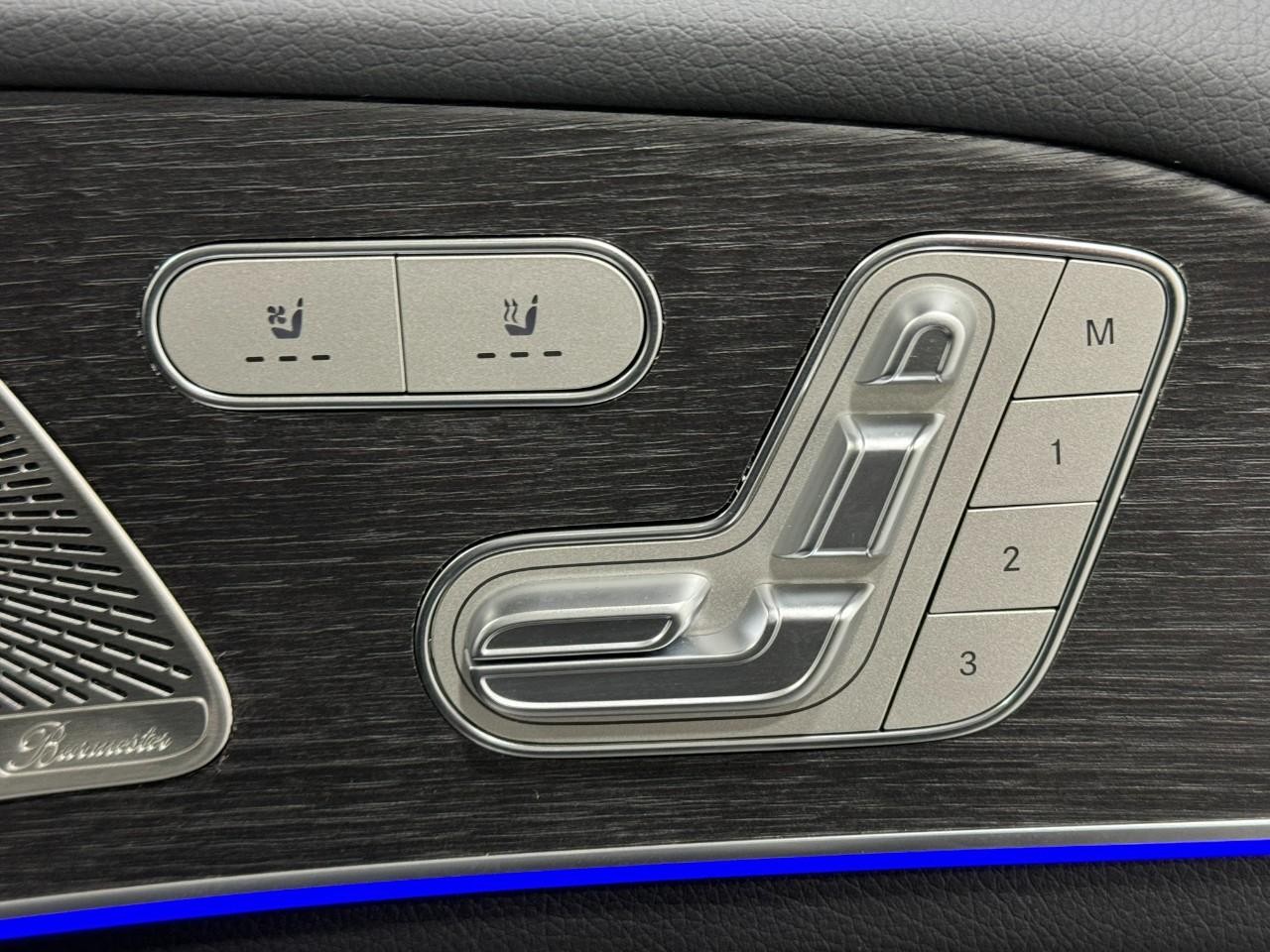 Mercedes-Benz GLE Vehicle Full-screen Gallery Image 21