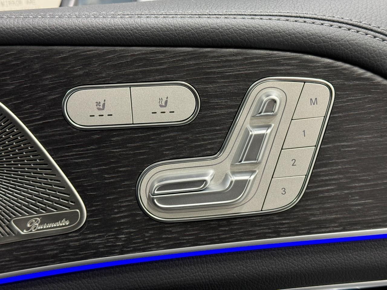 Mercedes-Benz GLE Vehicle Full-screen Gallery Image 20