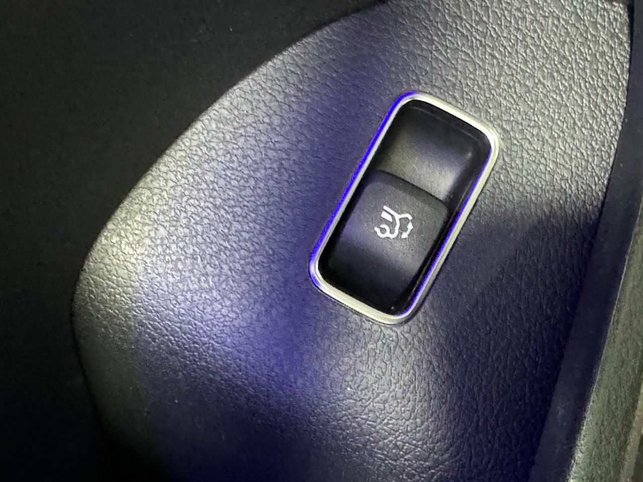 Mercedes-Benz GLE Vehicle Full-screen Gallery Image 27