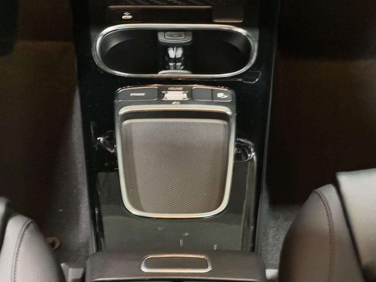 Mercedes-Benz CLA Vehicle Full-screen Gallery Image 16