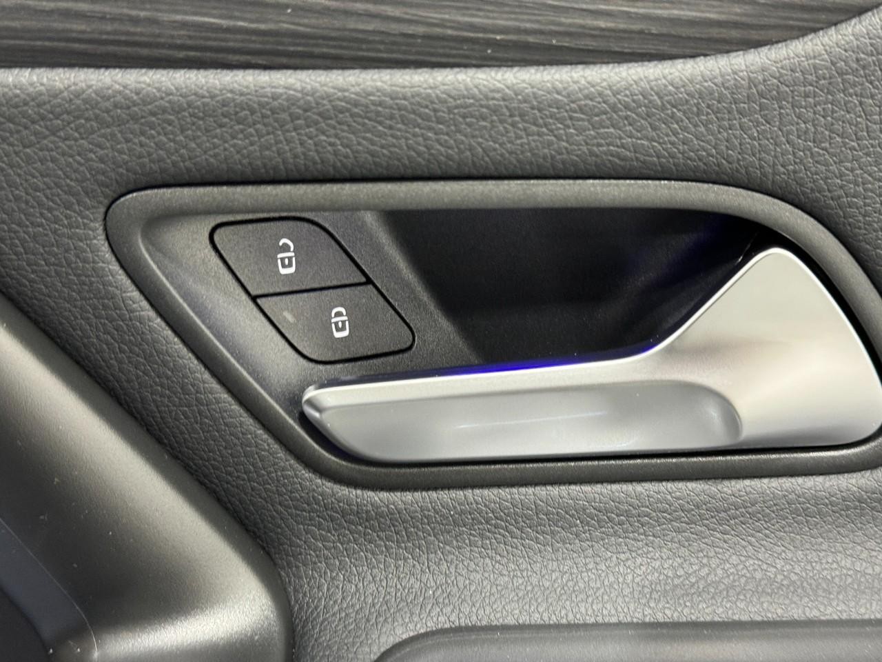 Mercedes-Benz CLA Vehicle Full-screen Gallery Image 22