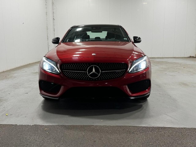 Mercedes-Benz C-Class Vehicle Full-screen Gallery Image 08