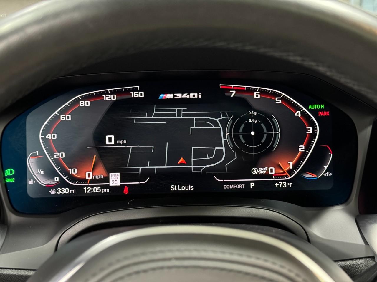 BMW 3 Series Vehicle Full-screen Gallery Image 33