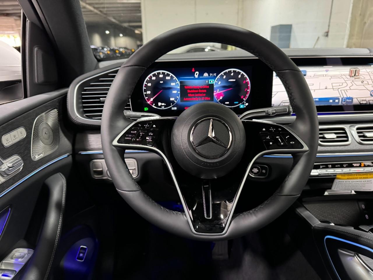 Mercedes-Benz GLE Vehicle Full-screen Gallery Image 13
