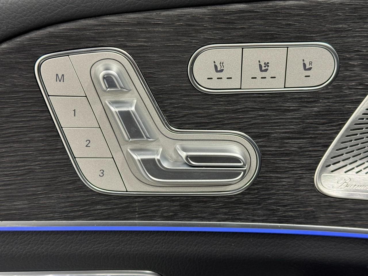 Mercedes-Benz GLE Vehicle Full-screen Gallery Image 25