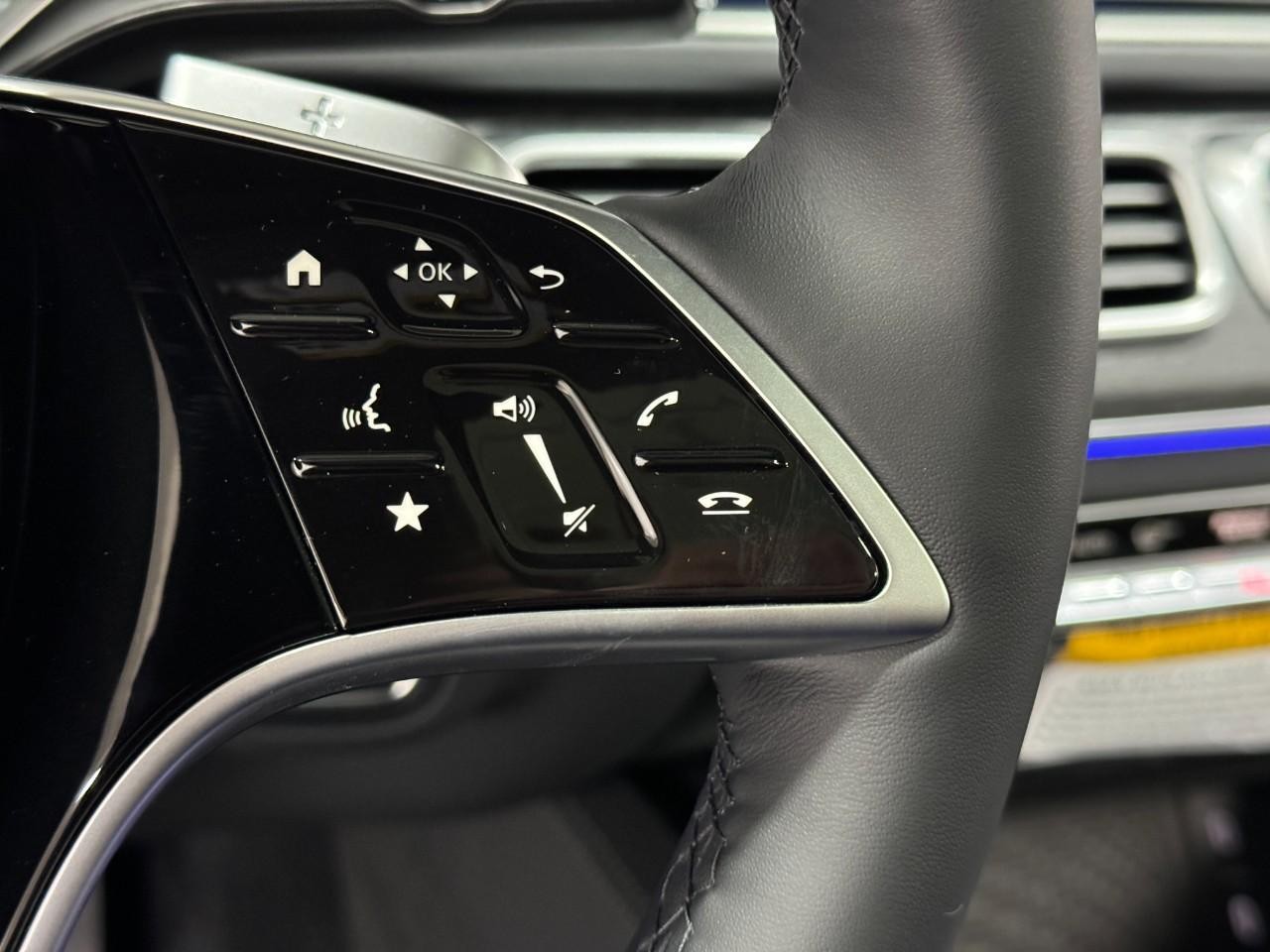 Mercedes-Benz GLE Vehicle Full-screen Gallery Image 34