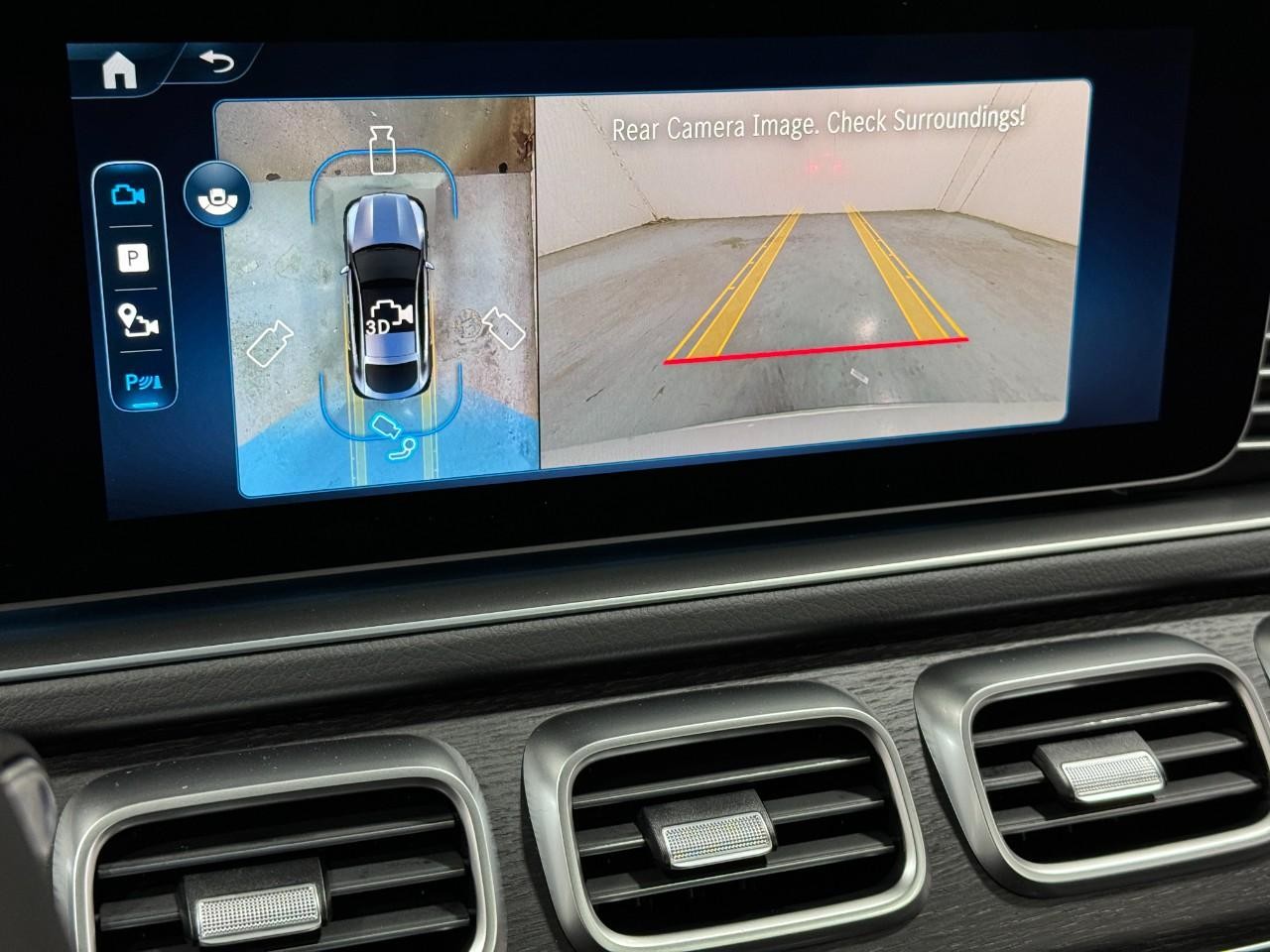 Mercedes-Benz GLE Vehicle Full-screen Gallery Image 37