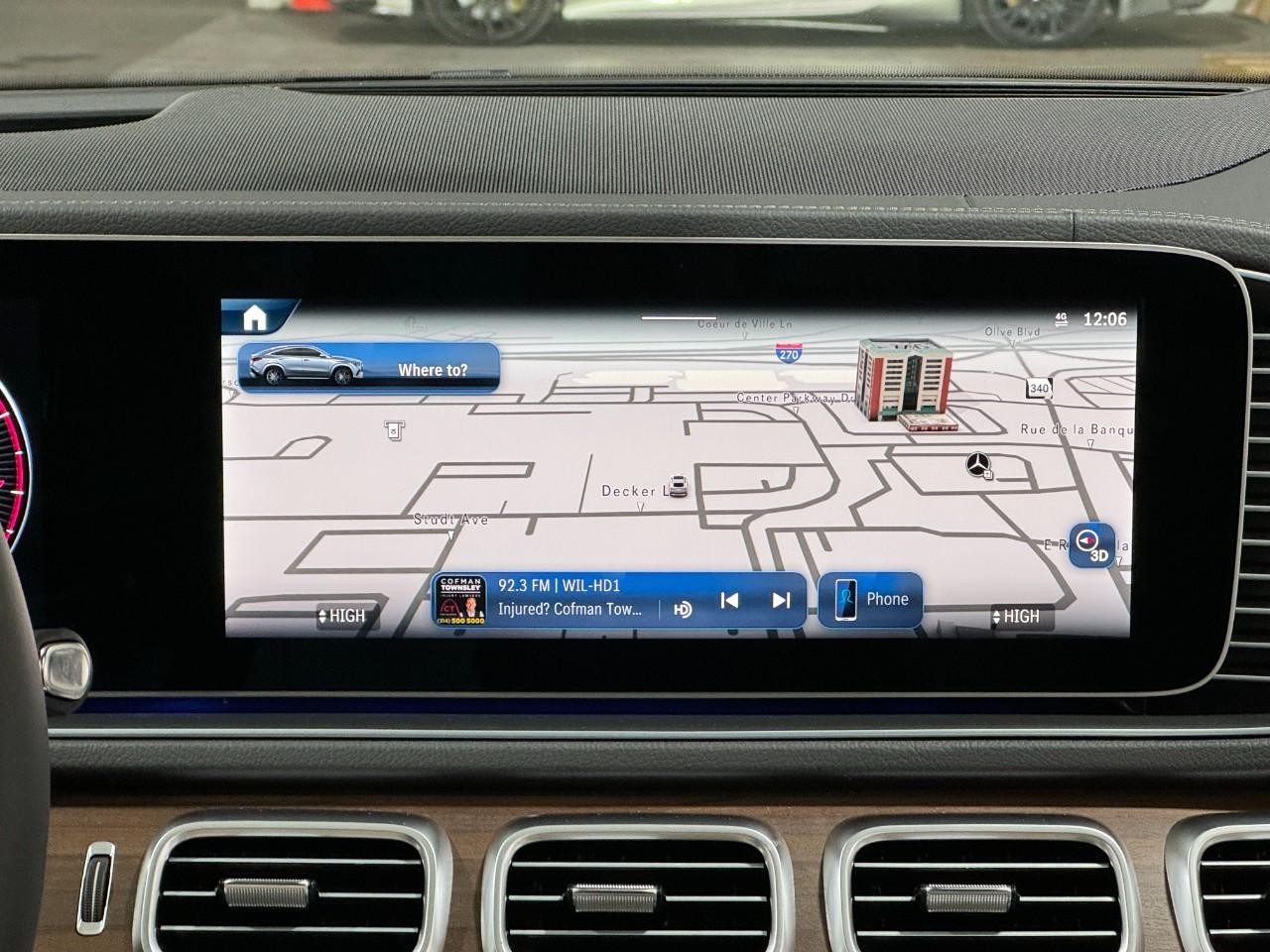 Mercedes-Benz GLE Vehicle Full-screen Gallery Image 14