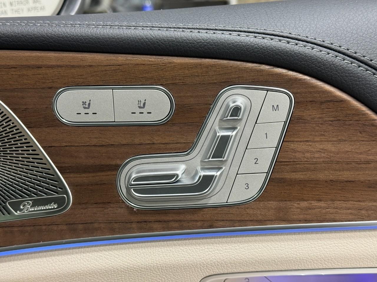 Mercedes-Benz GLE Vehicle Full-screen Gallery Image 20