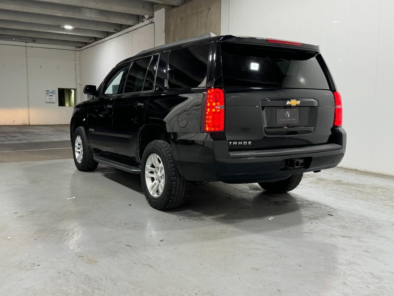 Chevrolet Tahoe Vehicle Full-screen Gallery Image 03