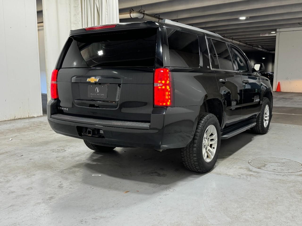 Chevrolet Tahoe Vehicle Full-screen Gallery Image 04