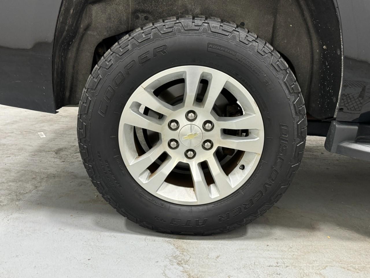 Chevrolet Tahoe Vehicle Full-screen Gallery Image 05