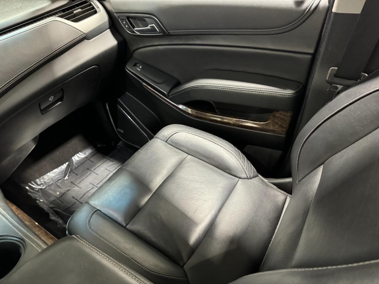 Chevrolet Tahoe Vehicle Full-screen Gallery Image 18