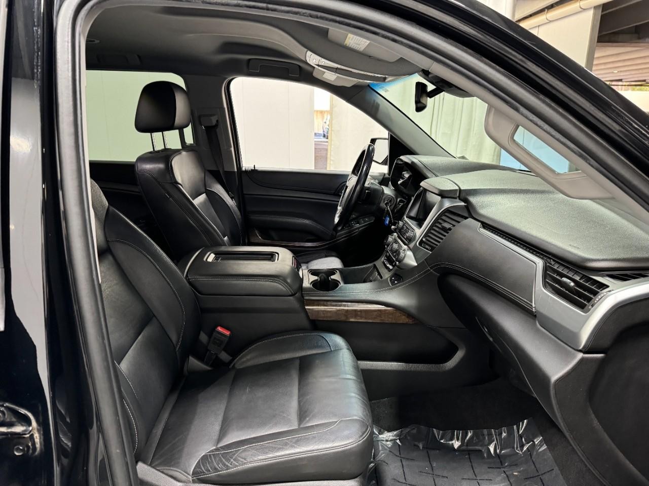 Chevrolet Tahoe Vehicle Full-screen Gallery Image 19