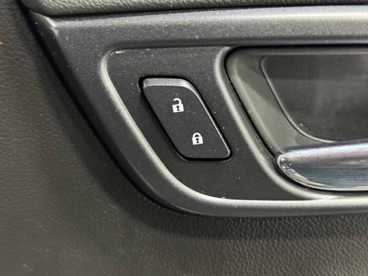 Chevrolet Tahoe Vehicle Full-screen Gallery Image 22