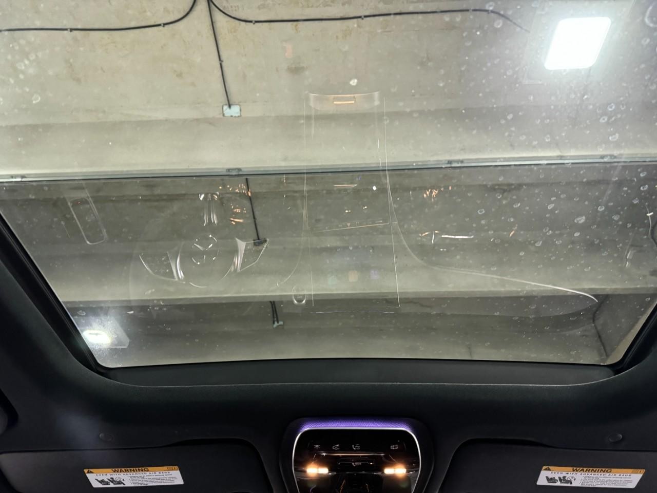 Mercedes-Benz GLC Vehicle Full-screen Gallery Image 11