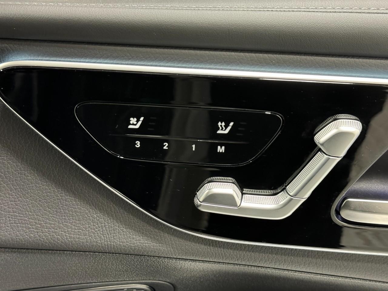 Mercedes-Benz GLC Vehicle Full-screen Gallery Image 20