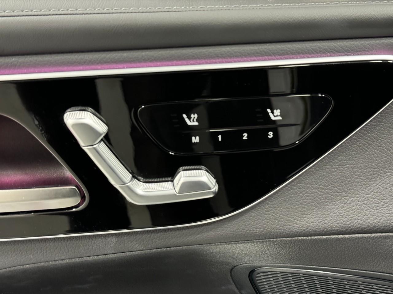 Mercedes-Benz GLC Vehicle Full-screen Gallery Image 23