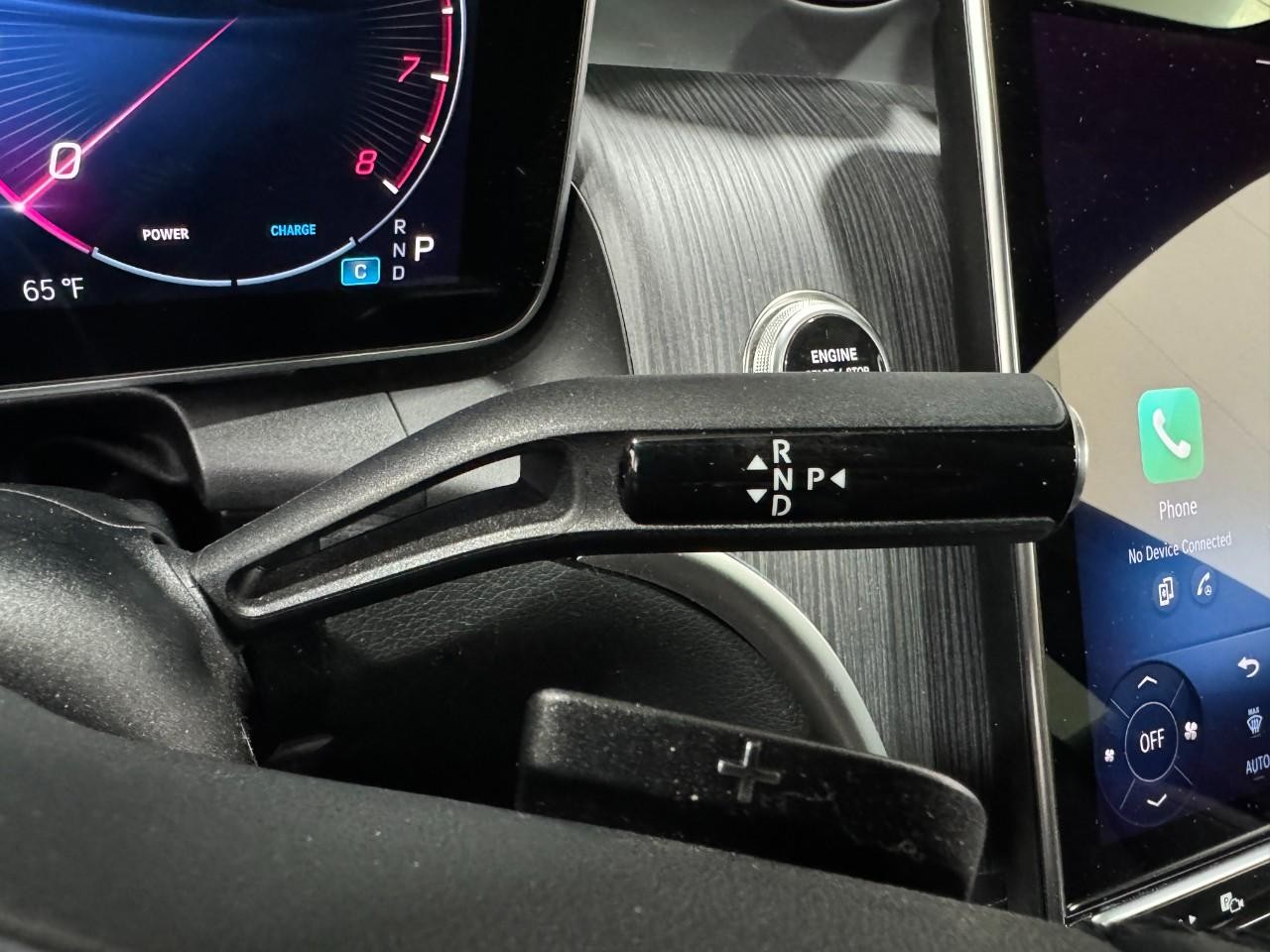 Mercedes-Benz GLC Vehicle Full-screen Gallery Image 34