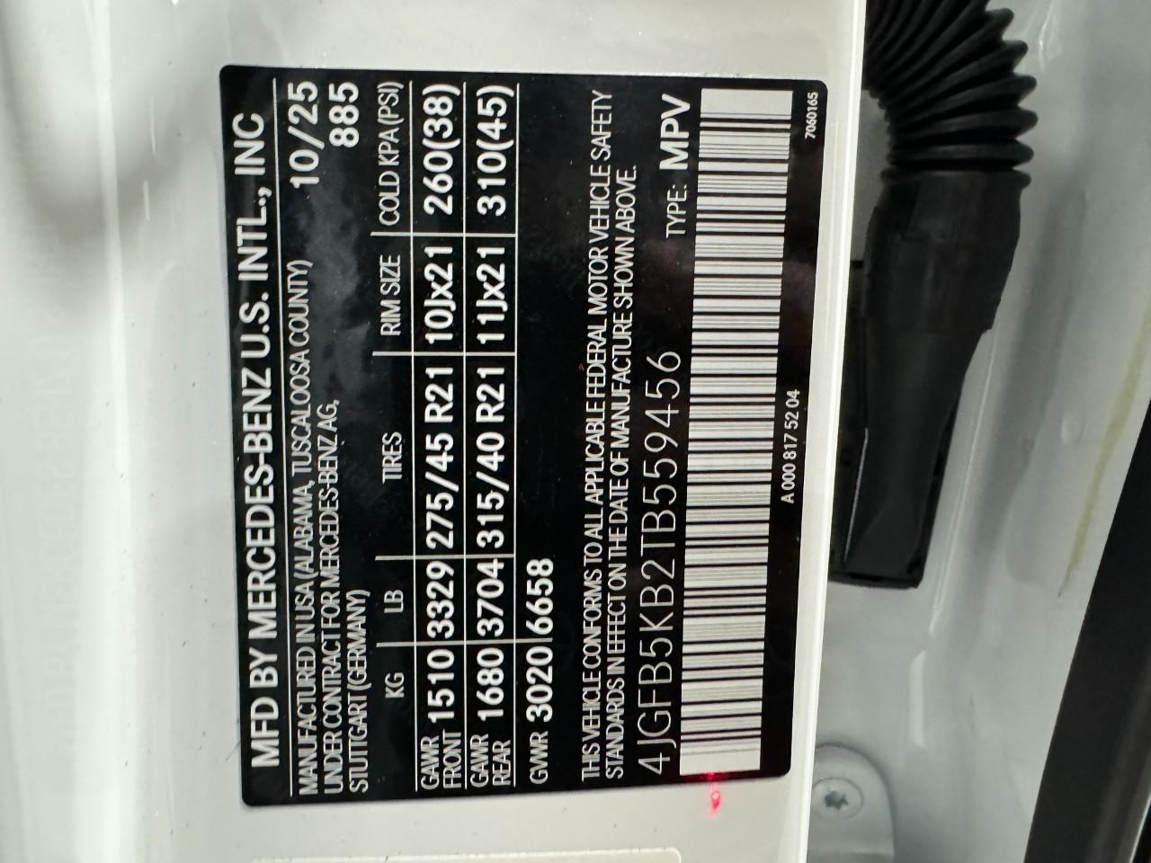 Mercedes-Benz GLE Vehicle Full-screen Gallery Image 38