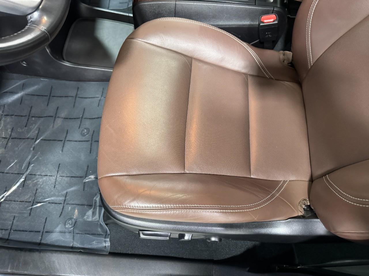 Toyota Sienna Vehicle Full-screen Gallery Image 30