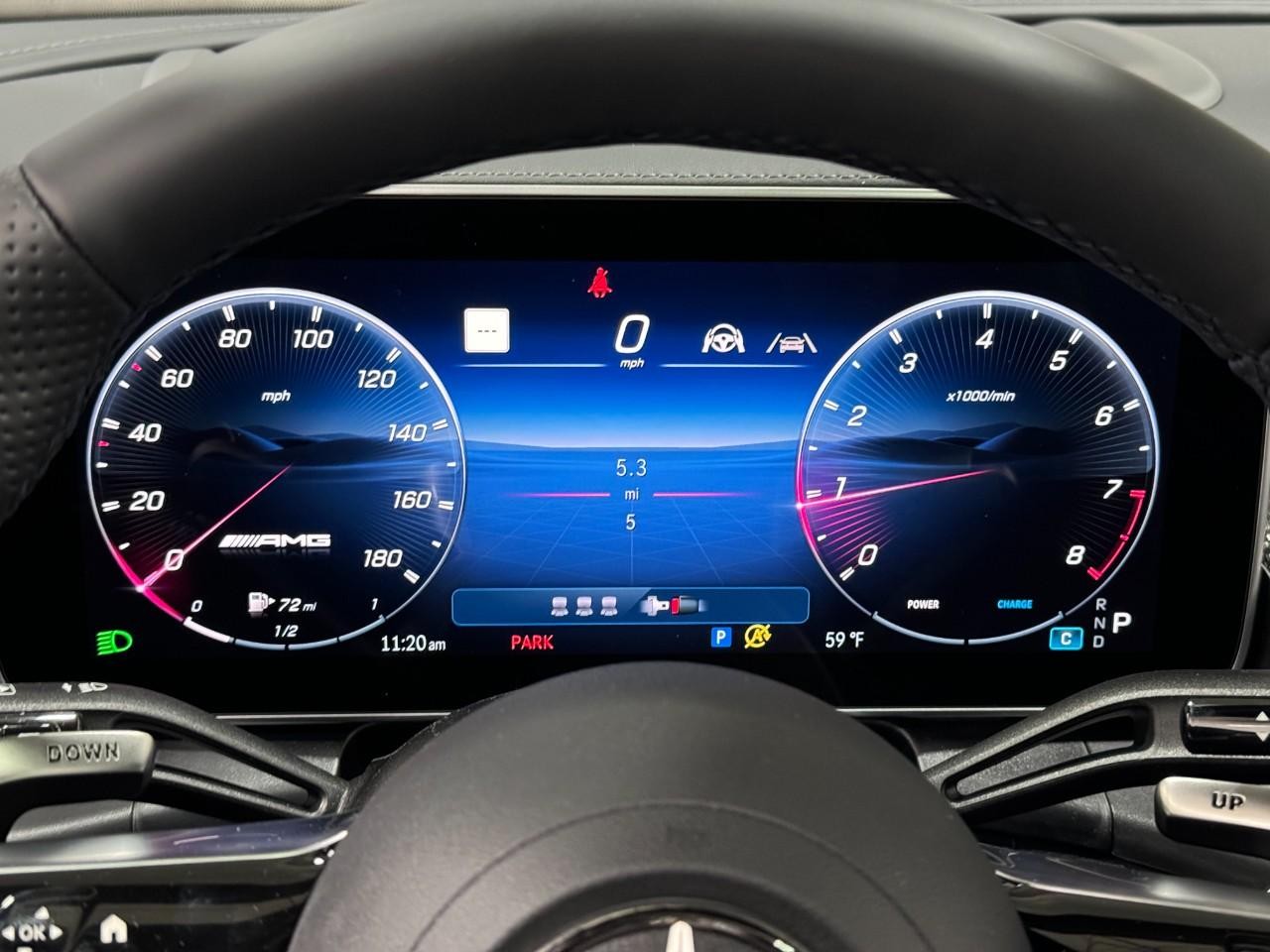 Mercedes-Benz GLC Vehicle Full-screen Gallery Image 33