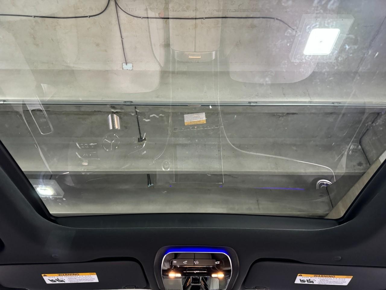 Mercedes-Benz GLC Vehicle Full-screen Gallery Image 11