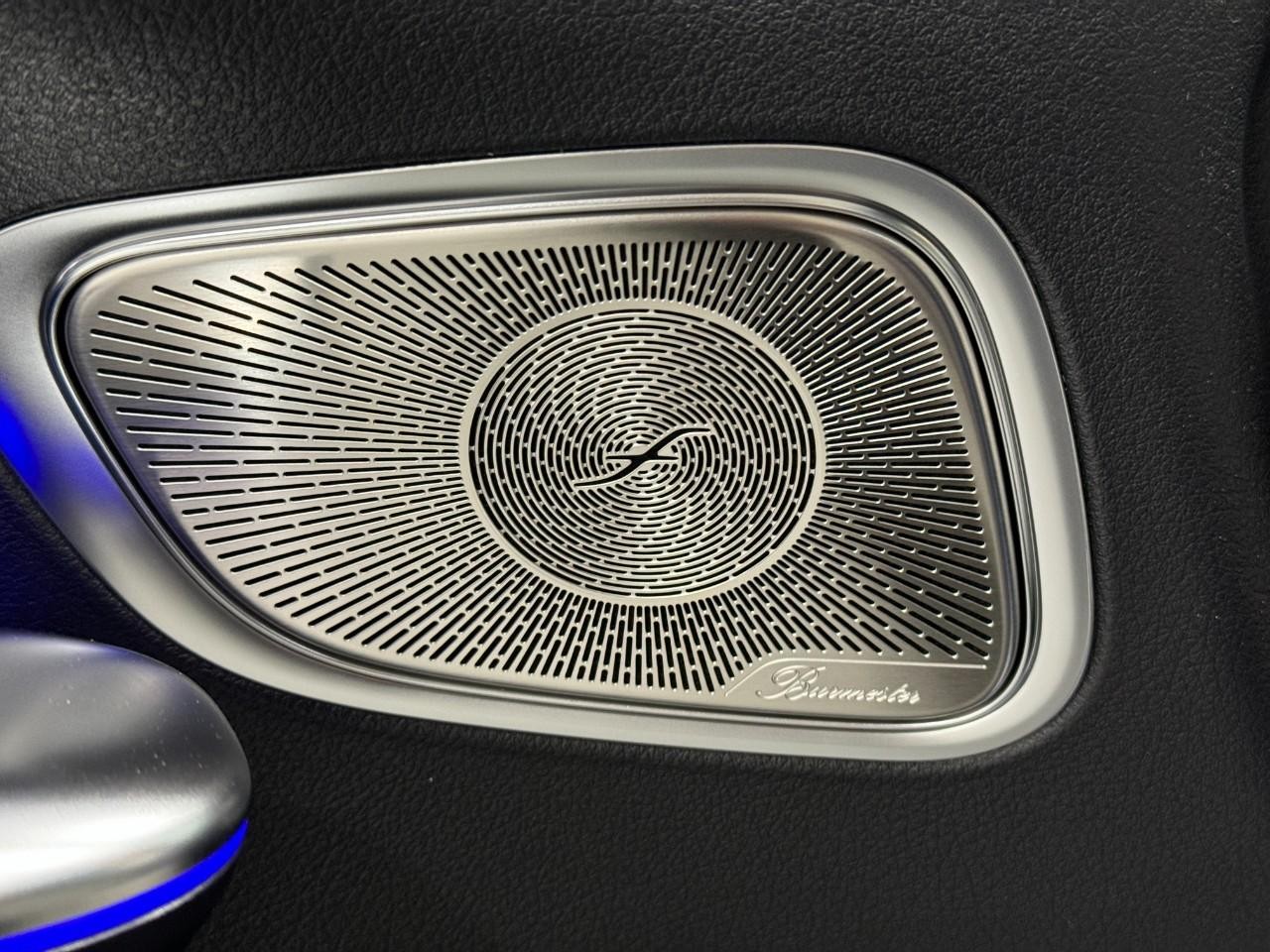 Mercedes-Benz GLC Vehicle Full-screen Gallery Image 25