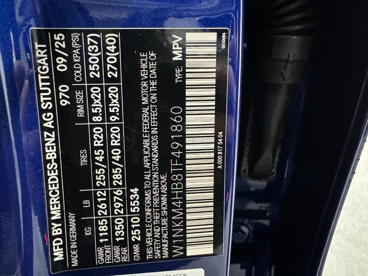 Mercedes-Benz GLC Vehicle Full-screen Gallery Image 36