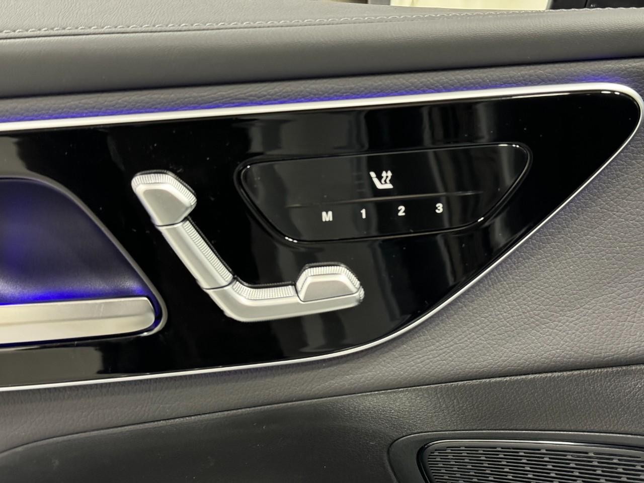 Mercedes-Benz GLC Vehicle Full-screen Gallery Image 22