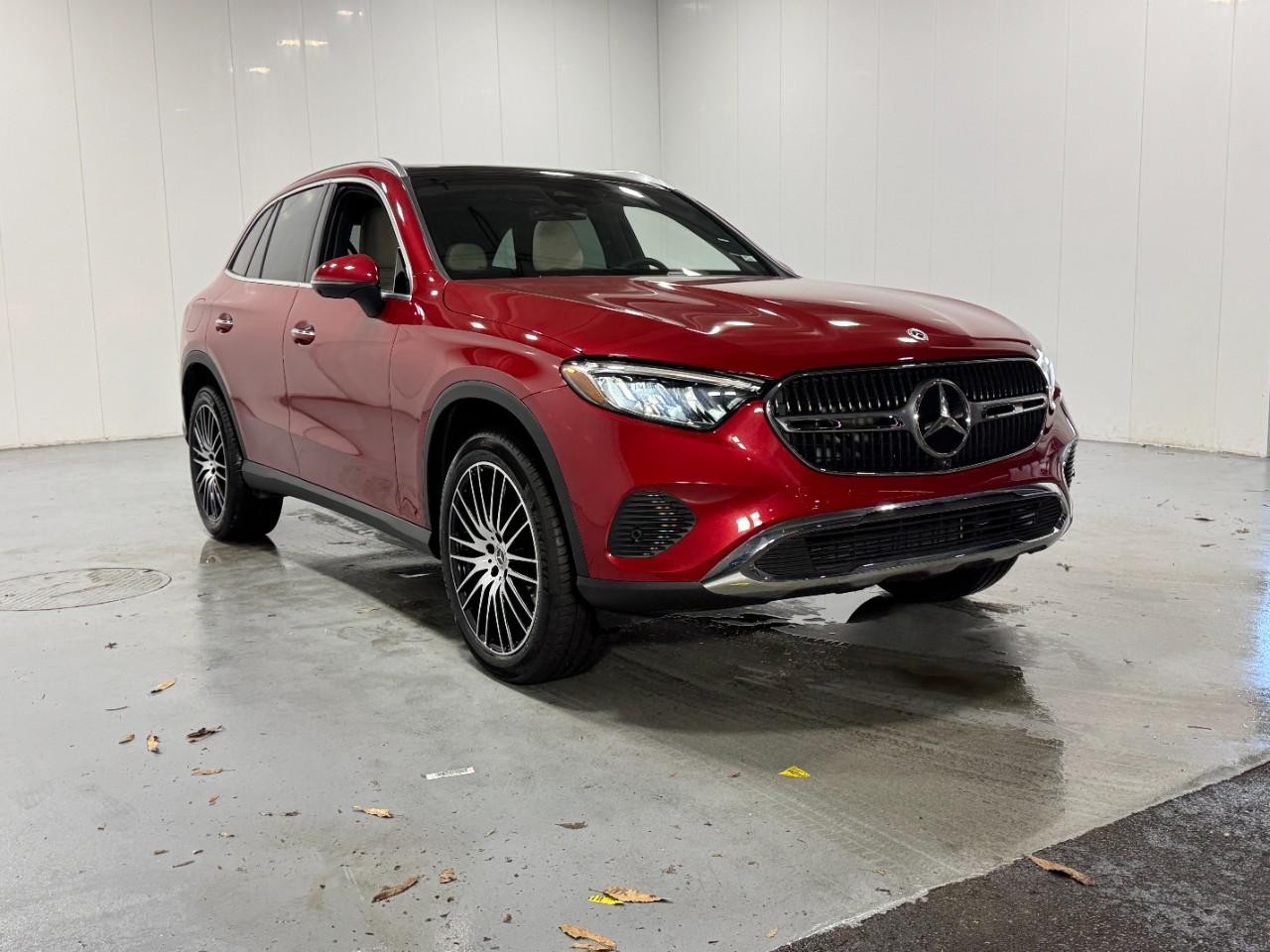 Mercedes-Benz GLC Vehicle Full-screen Gallery Image 6