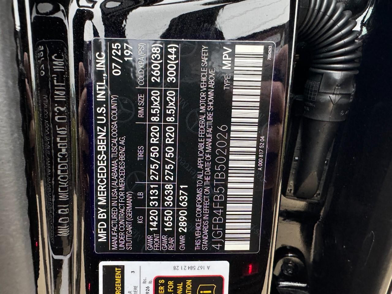 Mercedes-Benz GLE Vehicle Full-screen Gallery Image 38