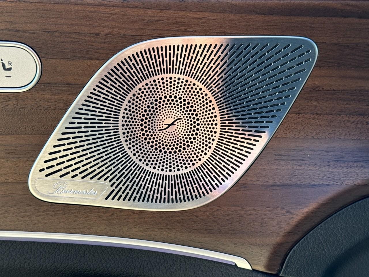 Mercedes-Benz GLE Vehicle Full-screen Gallery Image 24