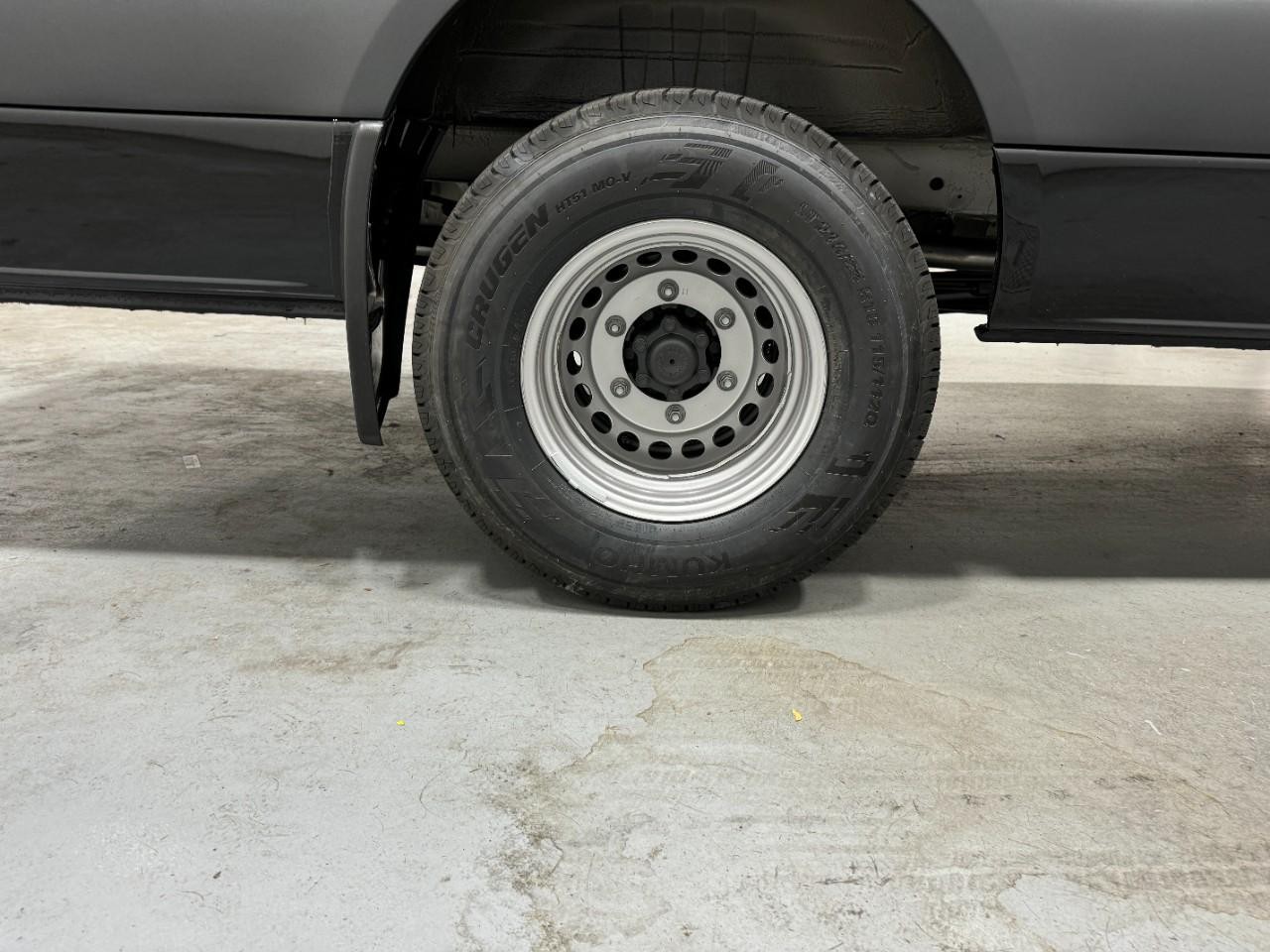 Mercedes-Benz Sprinter Cargo Van Vehicle Full-screen Gallery Image 5