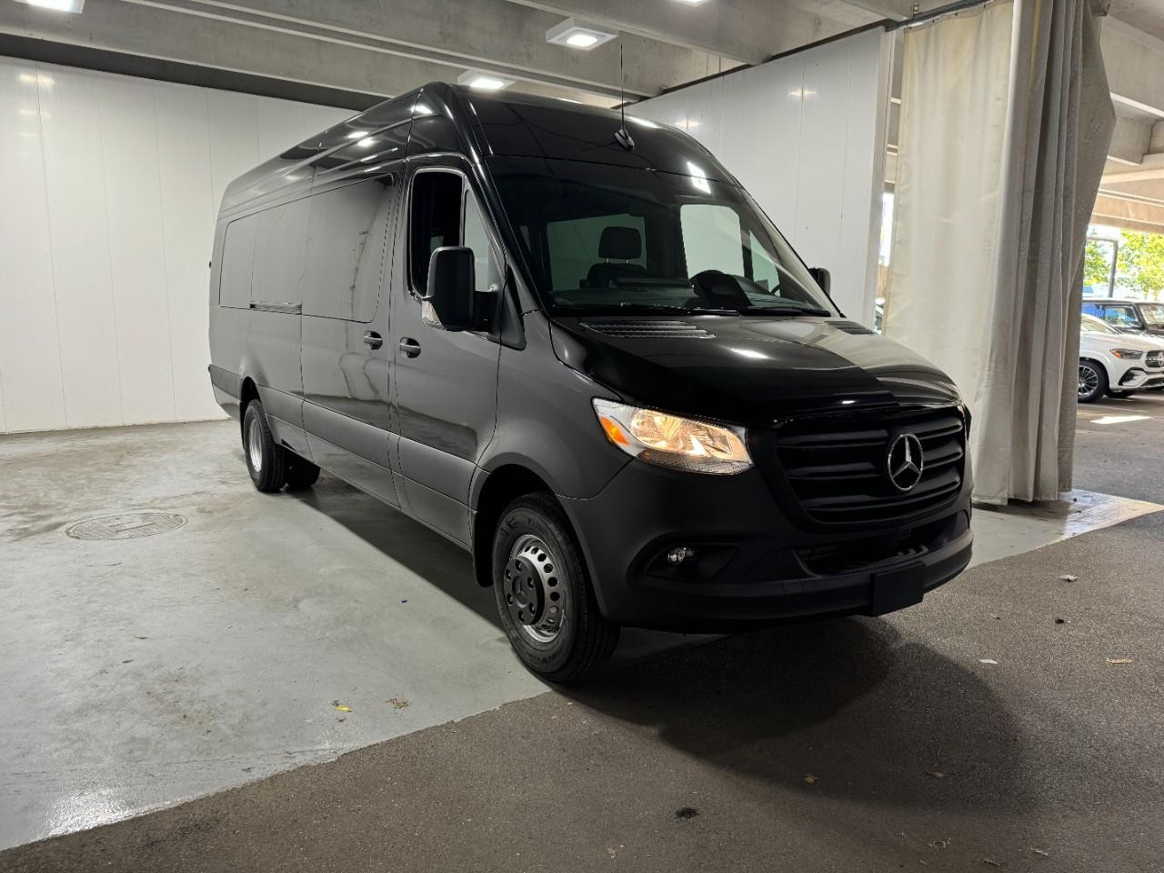 Mercedes-Benz Sprinter Cargo Van Vehicle Full-screen Gallery Image 6