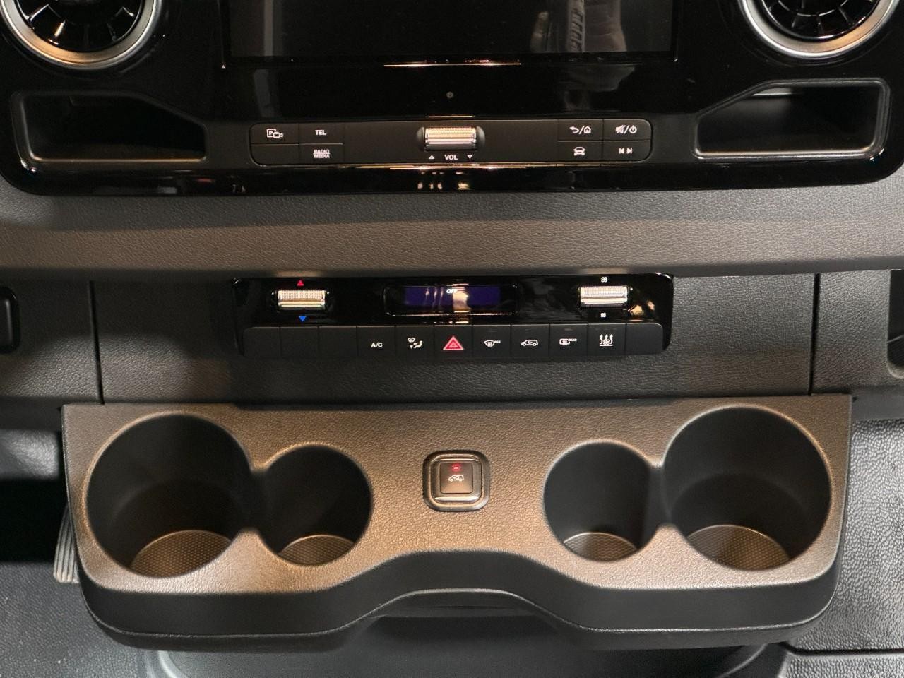 Mercedes-Benz Sprinter Cargo Van Vehicle Full-screen Gallery Image 15