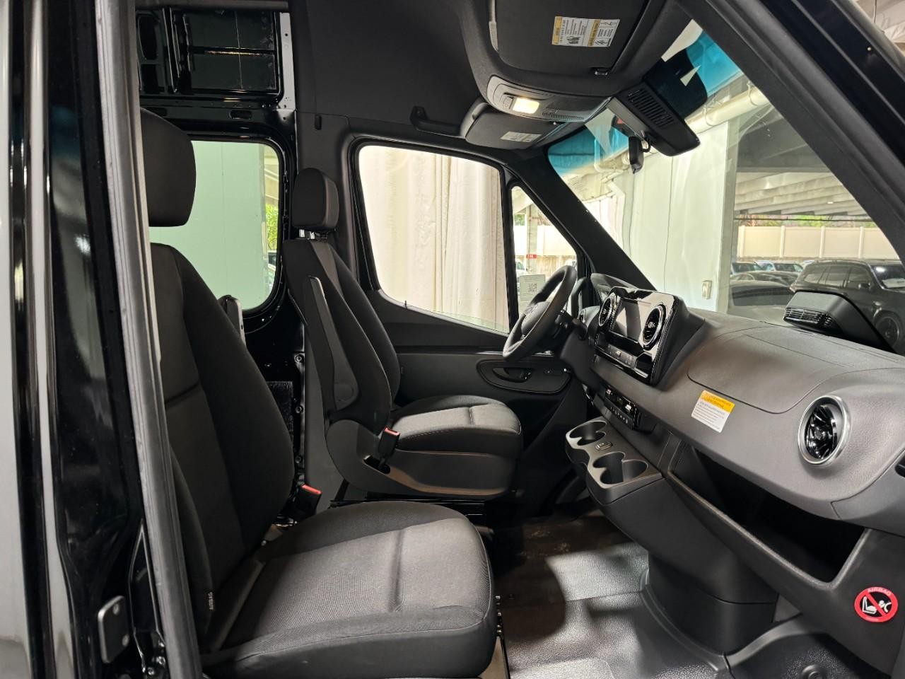 Mercedes-Benz Sprinter Cargo Van Vehicle Full-screen Gallery Image 17