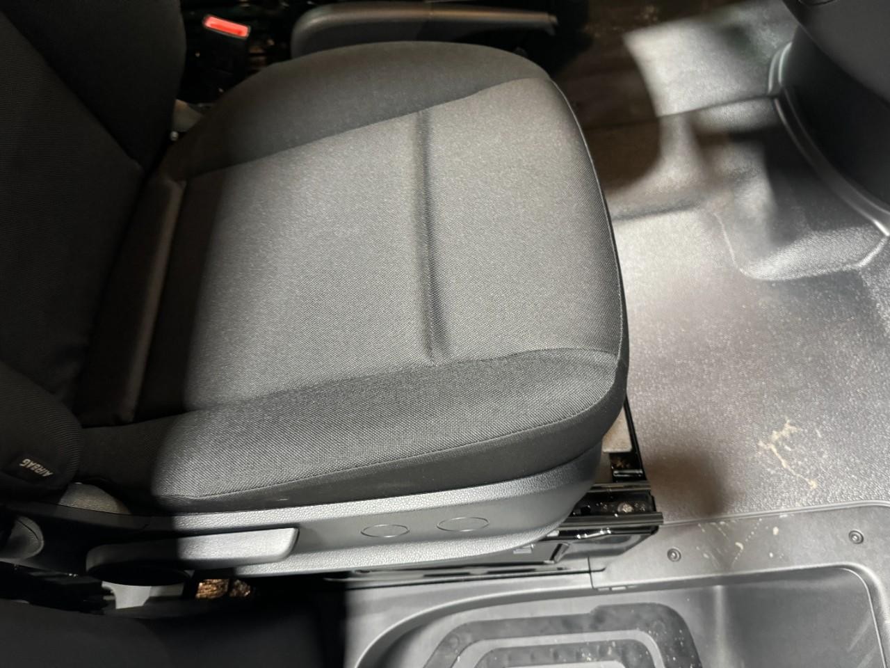 Mercedes-Benz Sprinter Cargo Van Vehicle Full-screen Gallery Image 18