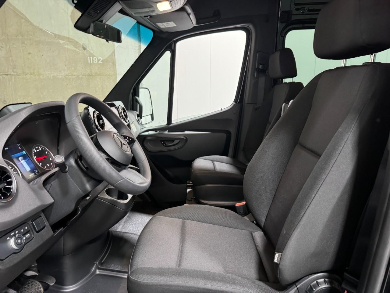 Mercedes-Benz Sprinter Cargo Van Vehicle Full-screen Gallery Image 25