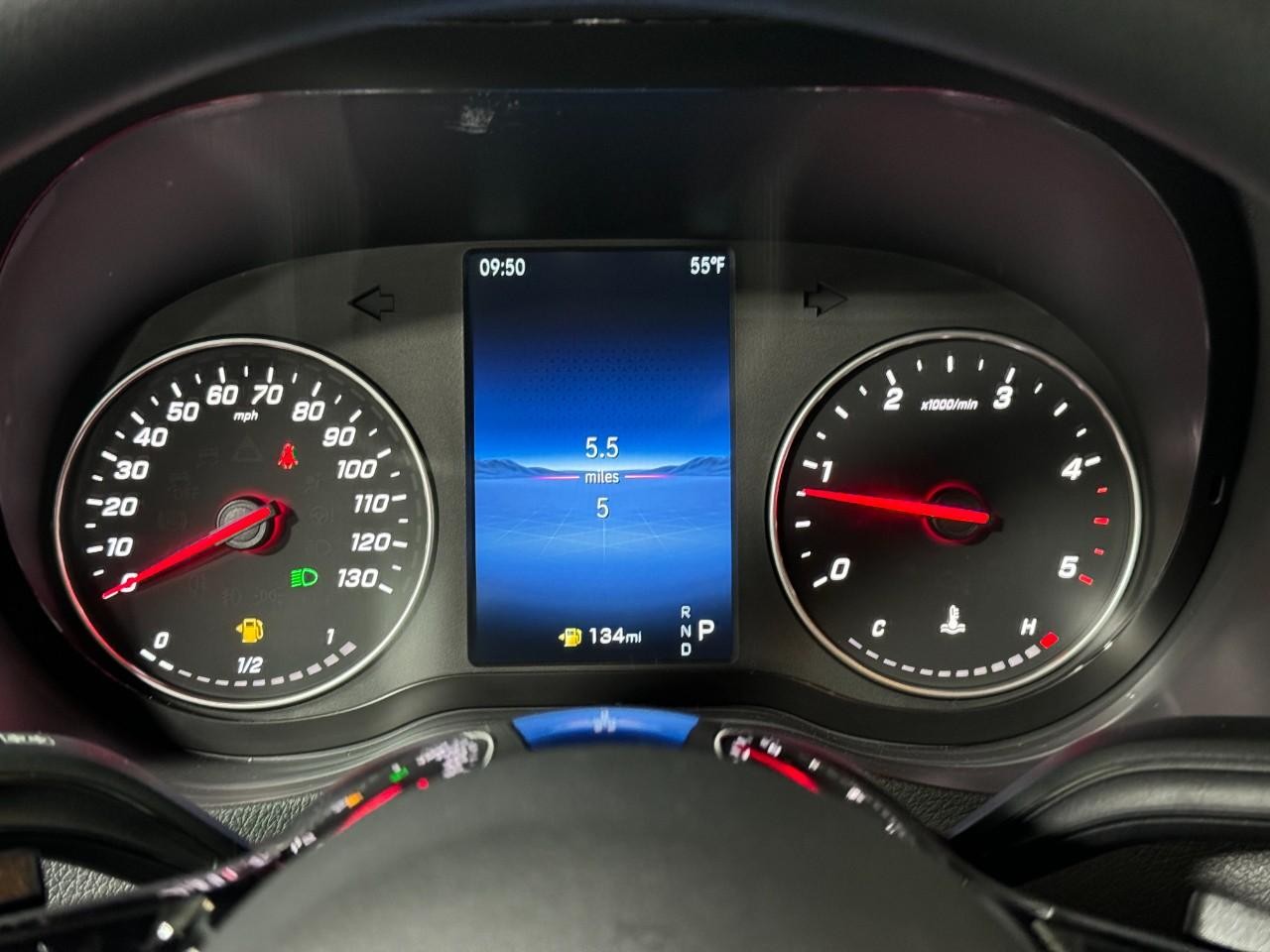 Mercedes-Benz Sprinter Cargo Van Vehicle Full-screen Gallery Image 31