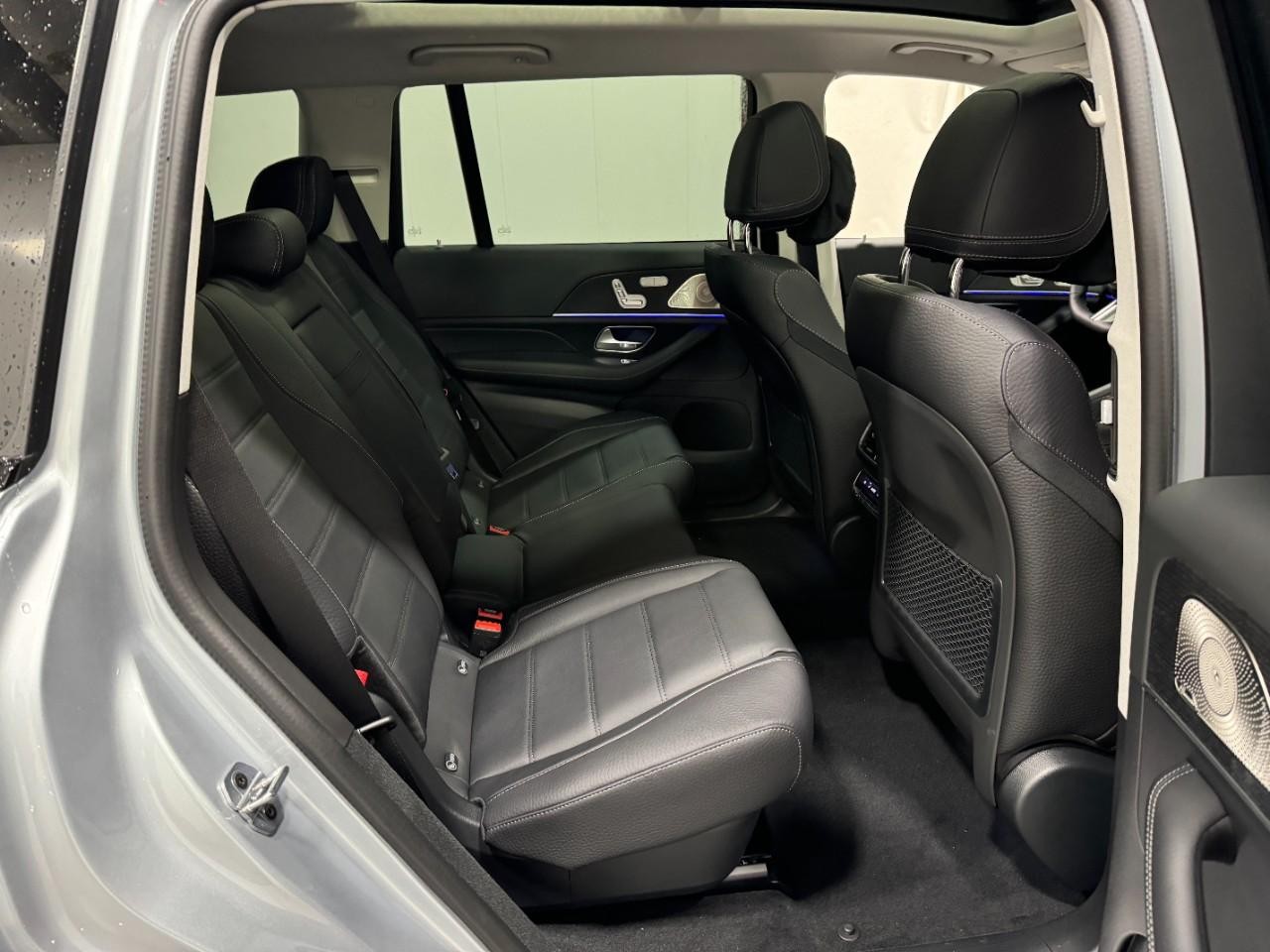 Mercedes-Benz GLS Vehicle Full-screen Gallery Image 10