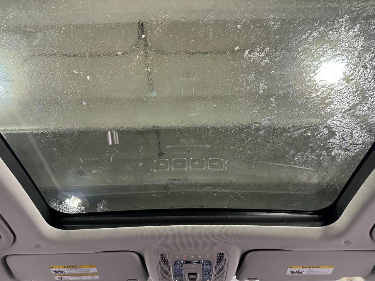 Mercedes-Benz GLS Vehicle Full-screen Gallery Image 12