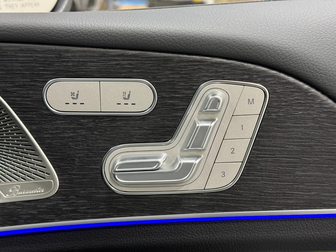 Mercedes-Benz GLS Vehicle Full-screen Gallery Image 21