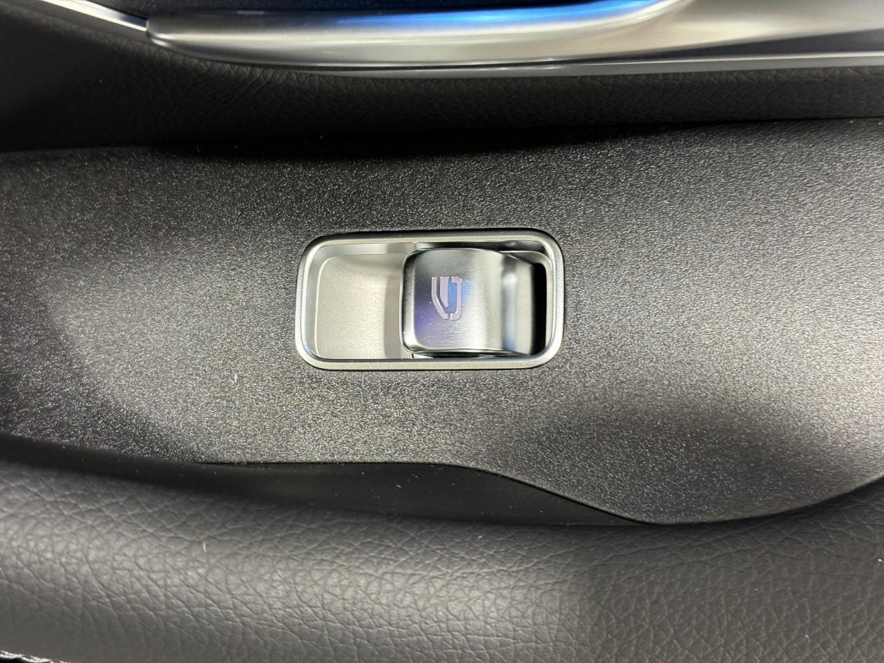 Mercedes-Benz GLS Vehicle Full-screen Gallery Image 23