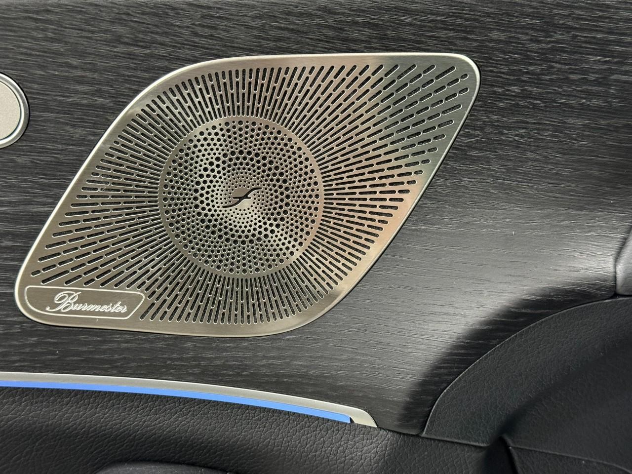 Mercedes-Benz GLS Vehicle Full-screen Gallery Image 24